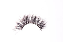 Load image into Gallery viewer,  natural lash strip lashes that look like extensions easy to apply false eyelash
