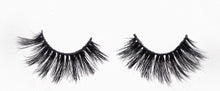 Load image into Gallery viewer, easiest false eyelash application. easy to apply strip lashes. strip lashes that look like extensions
